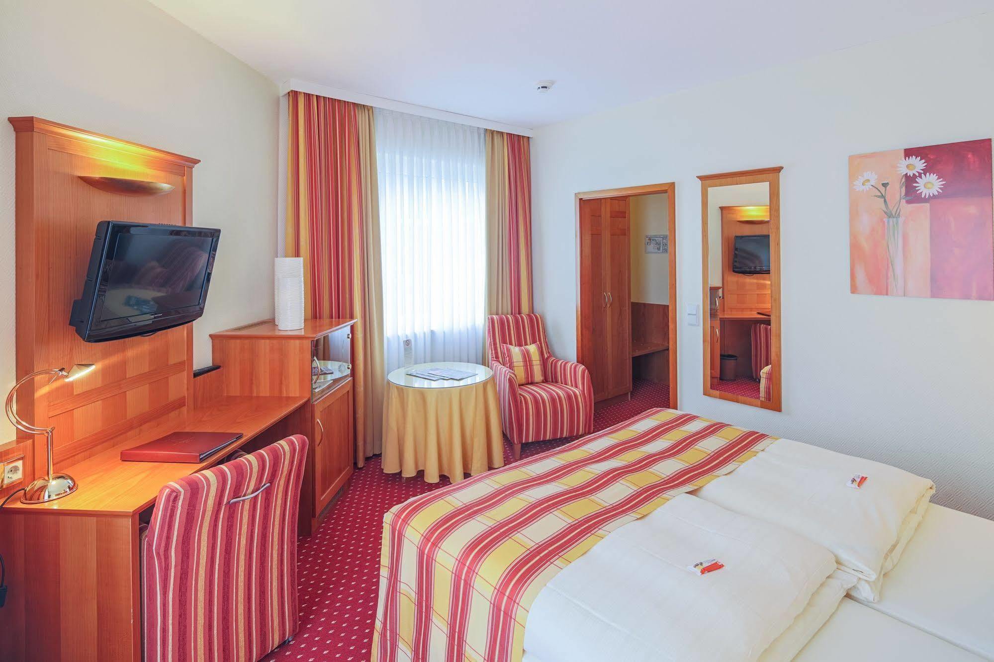 Hotel-Restaurant Kunz Pirmasens Kültér fotó